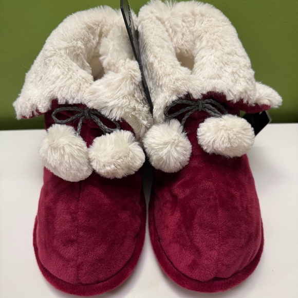 Cozy Faux Fur Slipper Booties - Picture 1 of 5